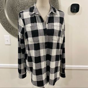 Faherty buffalo checked button down - Size M